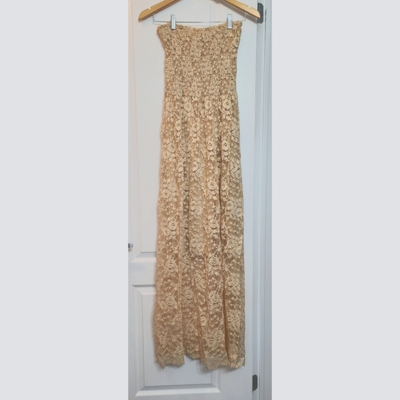 Romeo & Juliet Couture sleeveless lace maxi dress - Picture 1 of 8